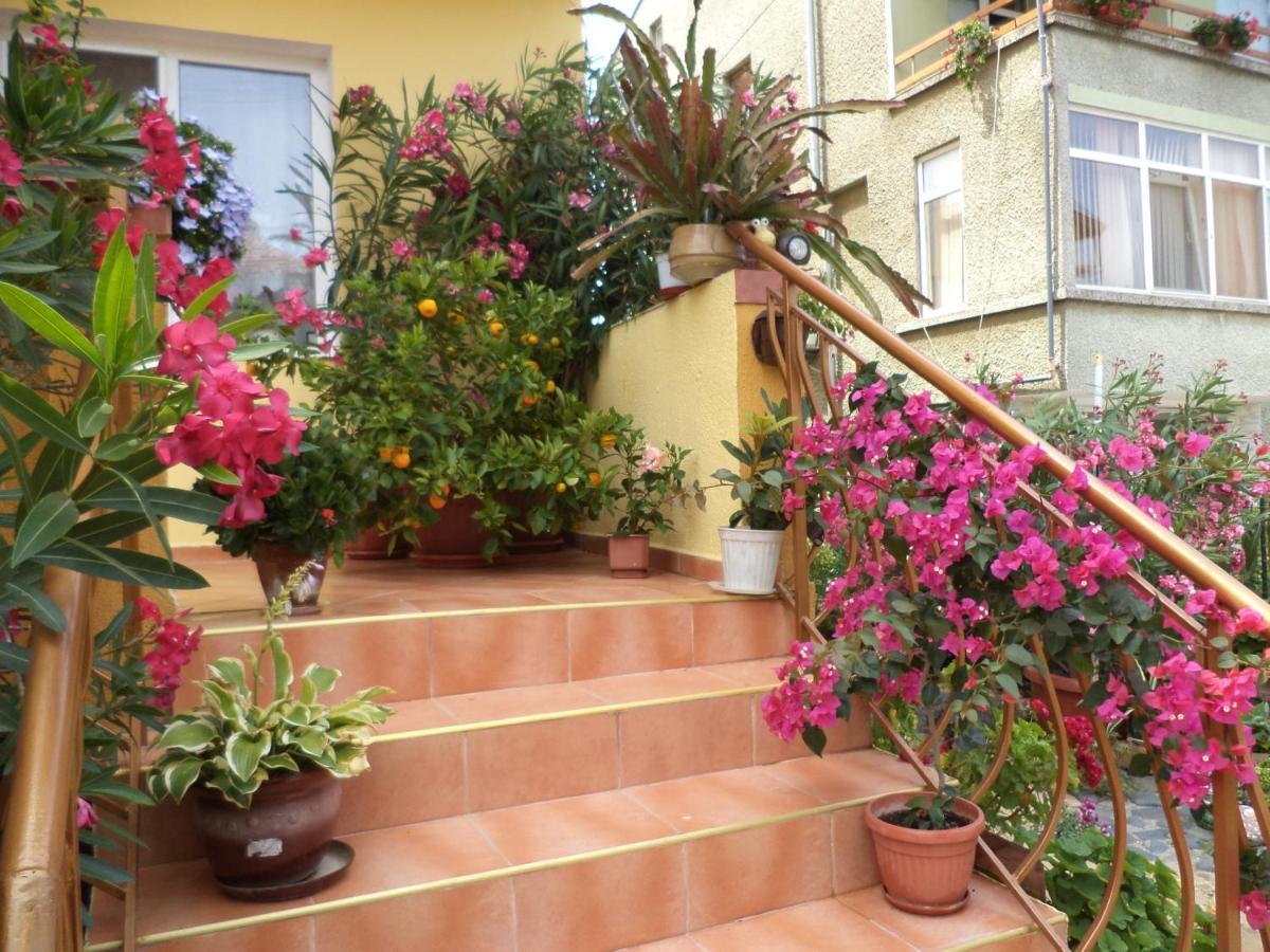 Guest House Stoyanovi Черноморець Екстер'єр фото