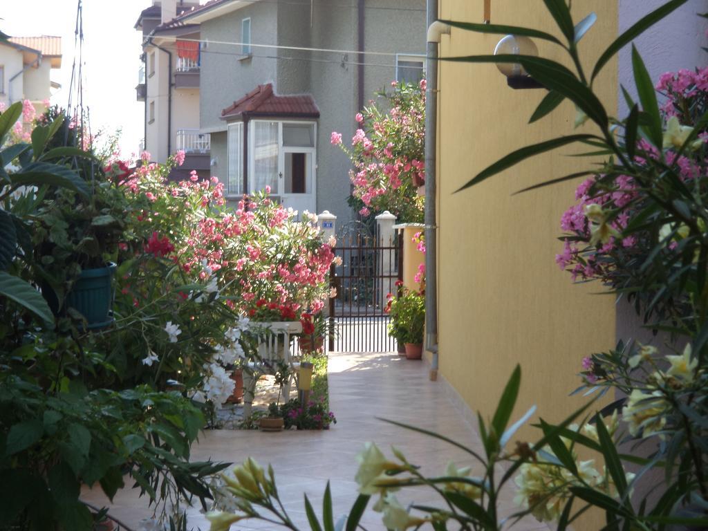 Guest House Stoyanovi Черноморець Екстер'єр фото